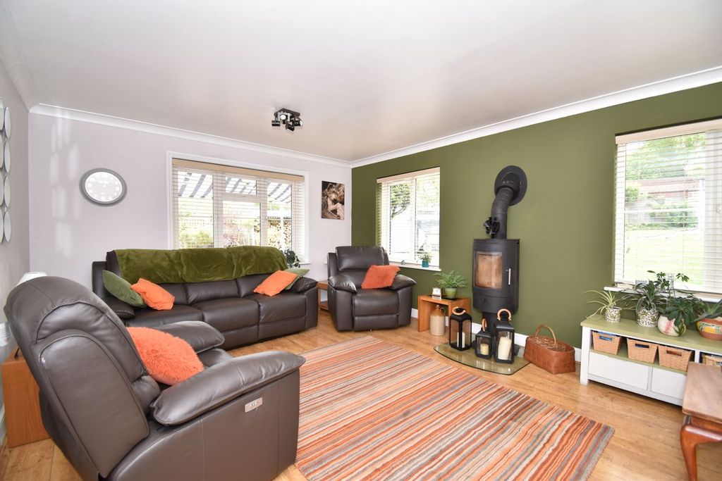 Property photo 3 of 40
