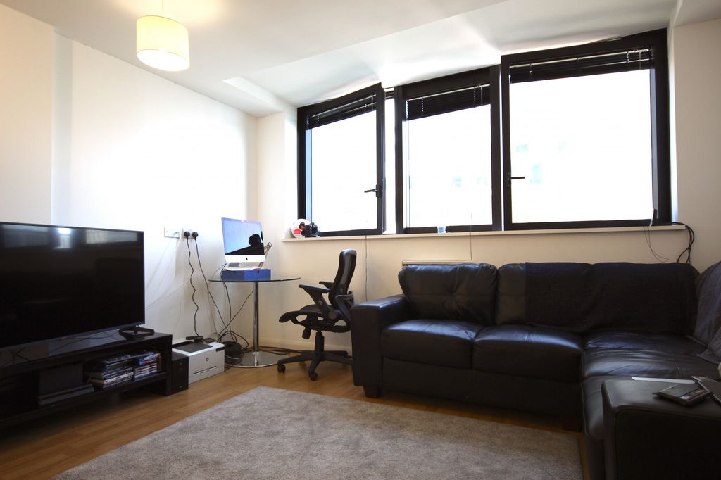 Property photo 2 of 6