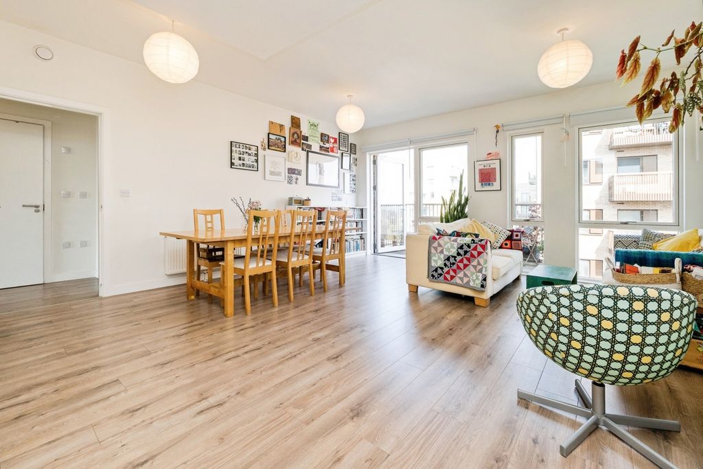 Property photo 1 of 20 Pbox-Img.Jpg