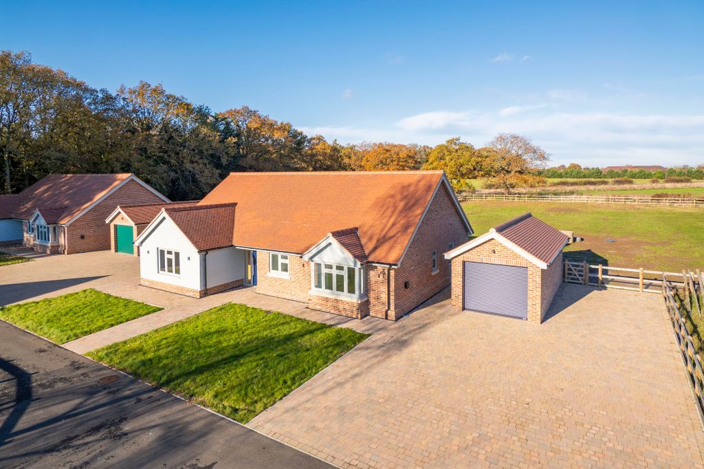 Property photo 1 of 16 _1080770