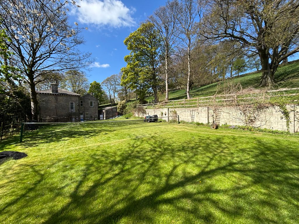 Property photo 2 of 21 Tennis Court