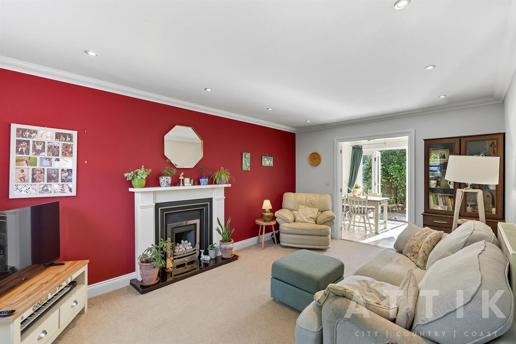 Property photo 2 of 30 Ar707094.Jpg
