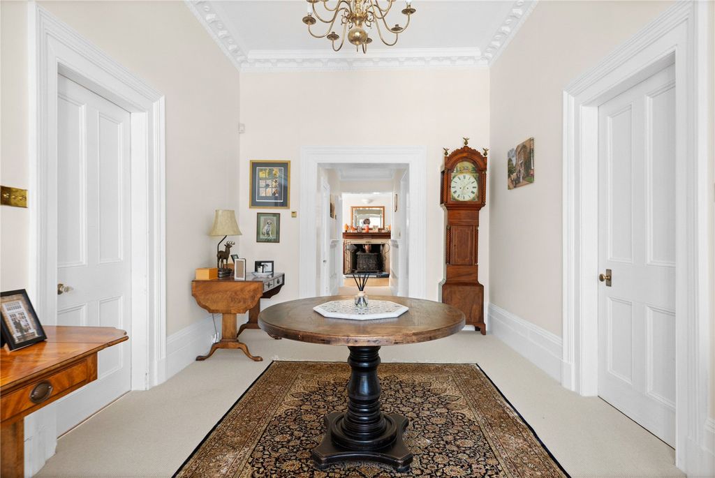 Property photo 3 of 25 Entrance Hall