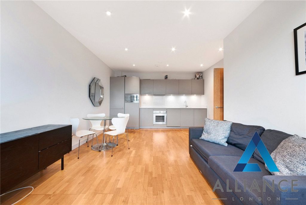 Property photo 2 of 9 Picture No. 15