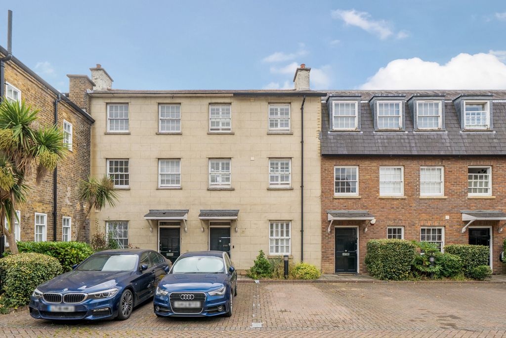Property photo 1 of 26 1340363-20-689Da7...