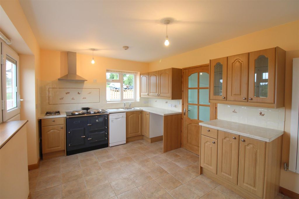 Property photo 2 of 9 Kitchen.Jpg