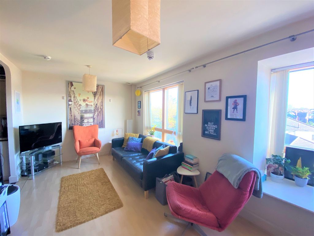 Property photo 2 of 7