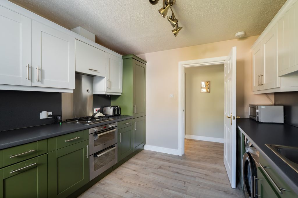 Additional image 8 of 2 bed flat for sale19/4 Margaret Rose Drive, Edinburgh EH10