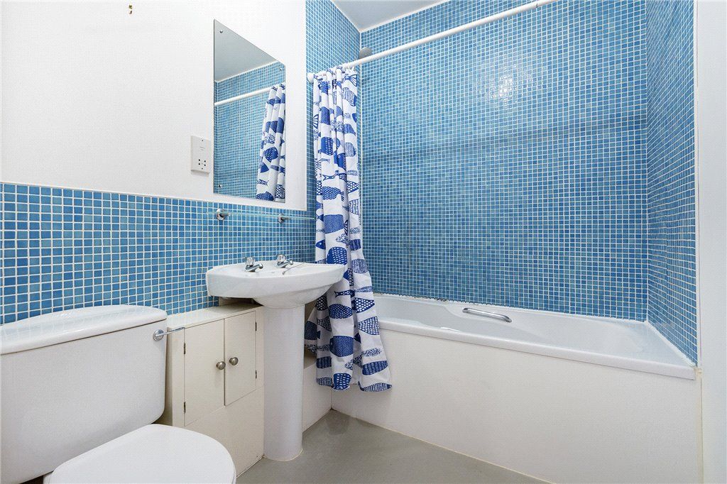 Property photo 3 of 12 Bathroom
