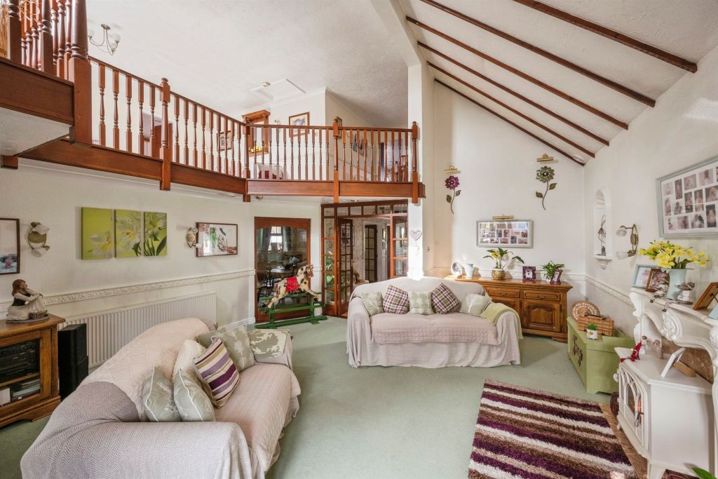 Property photo 2 of 27