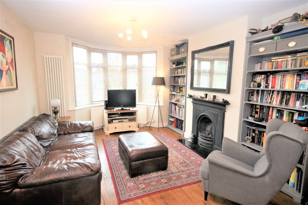 Property photo 3 of 12