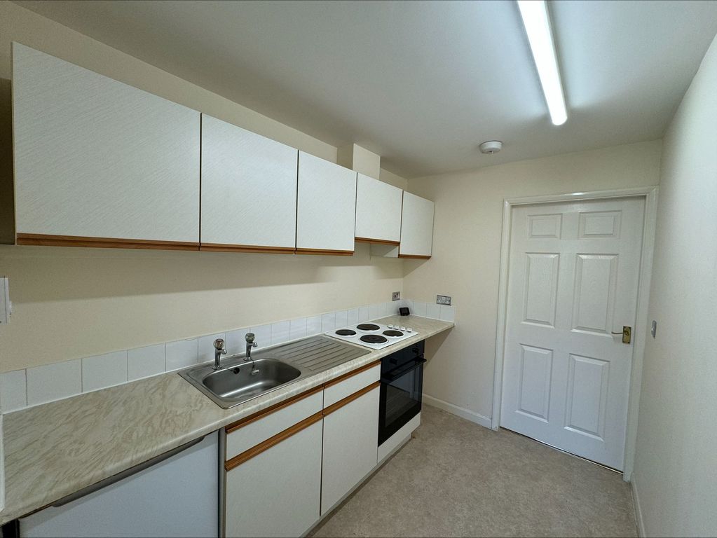 Property photo 3 of 5 Kitchen