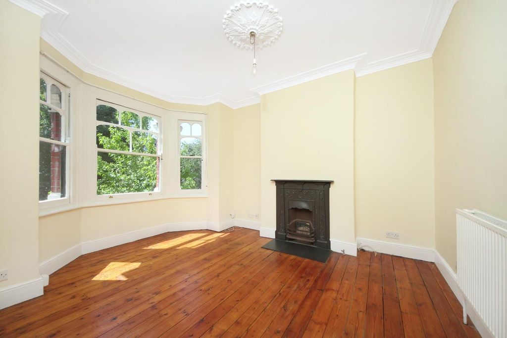 Property photo 2 of 9