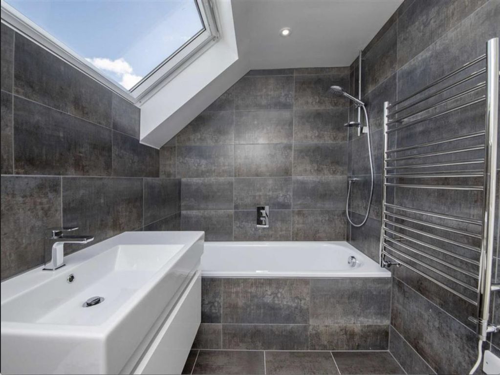 Property photo 3 of 14 Bathroom