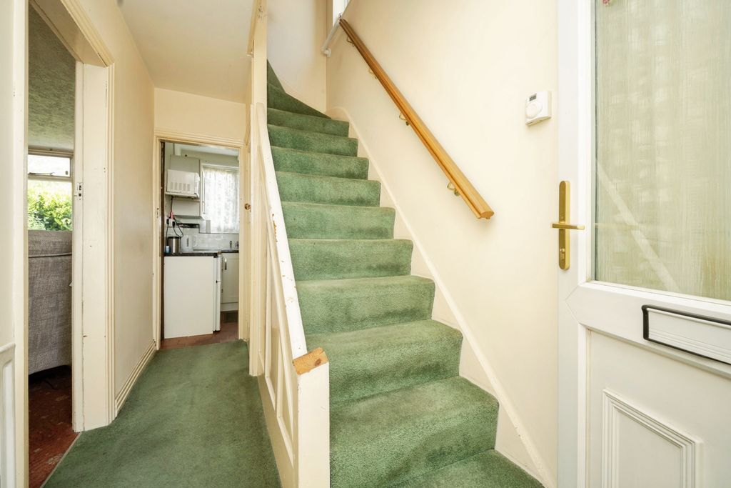 Property photo 2 of 14 Entrance Hallway
