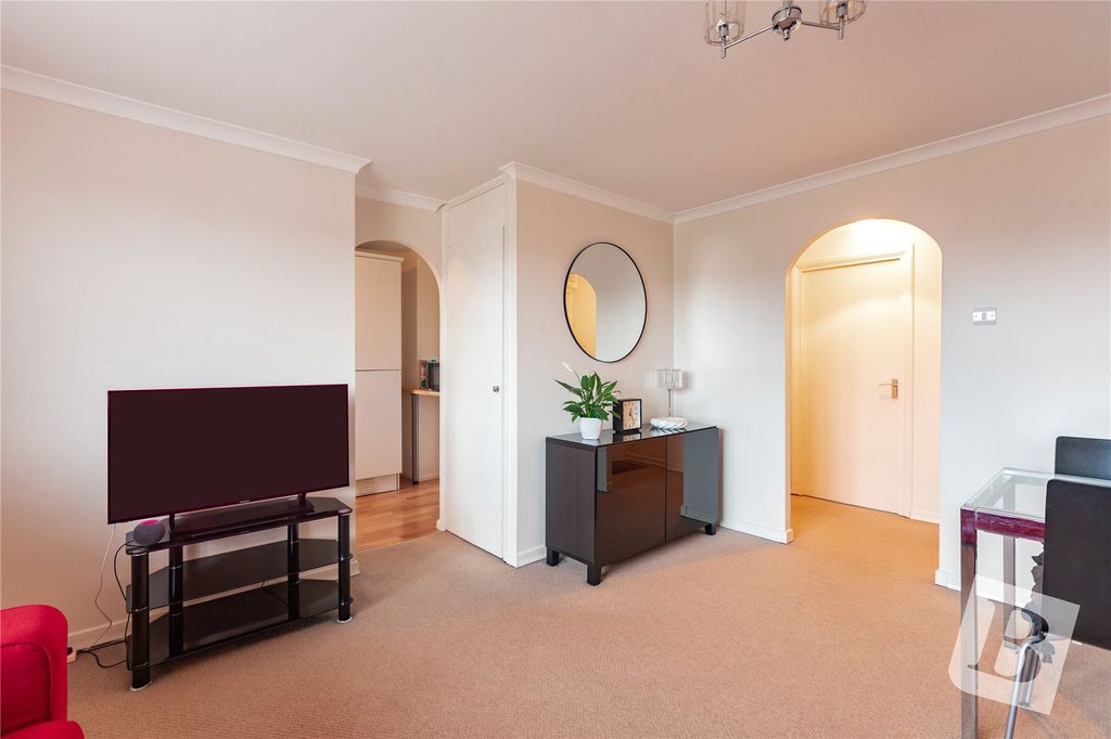 Property photo 2 of 8 Lounge/Diner