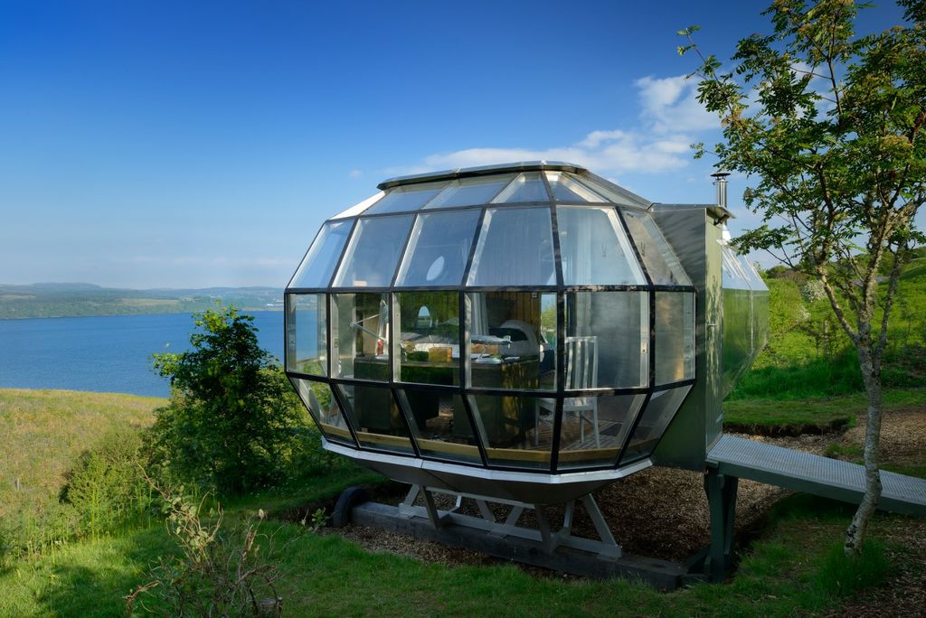 Property photo 2 of 33 Airship 002