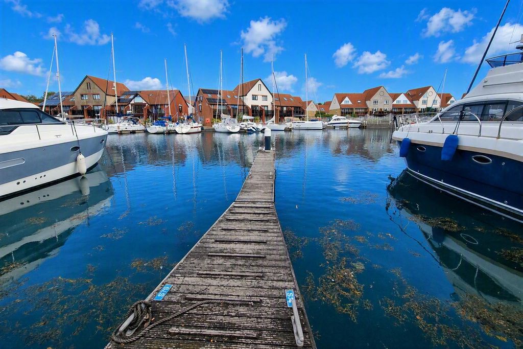Property photo 2 of 18 Jetty