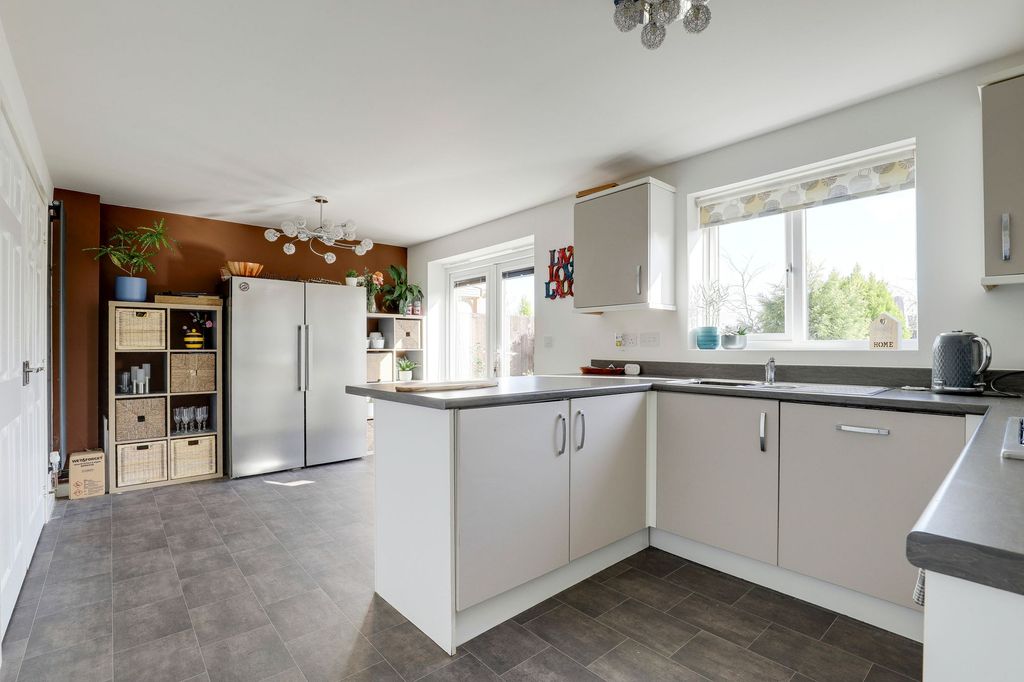 Property photo 3 of 26