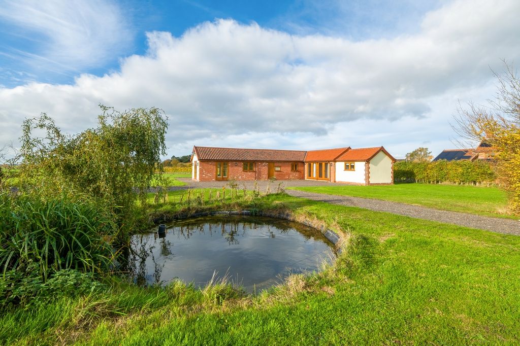 Property photo 3 of 24