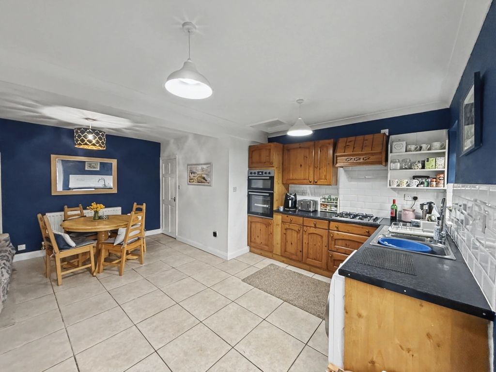 Property photo 3 of 27 4910777