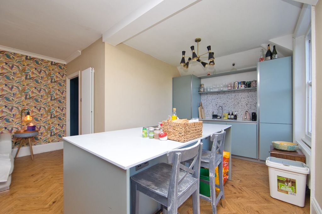 Property photo 3 of 14 Picture 3