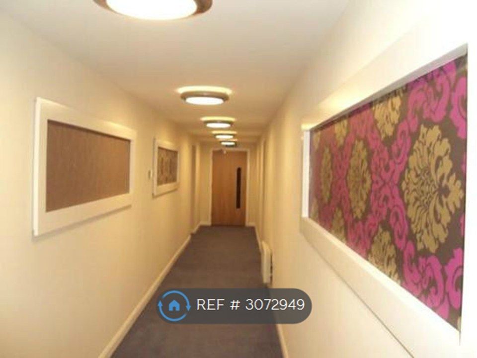 Property photo 3 of 12 Building Hallway