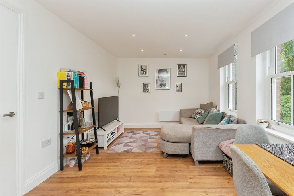 Property photo 2 of 16