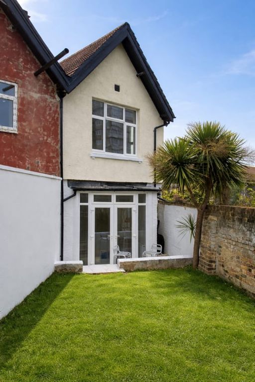 Property photo 1 of 18