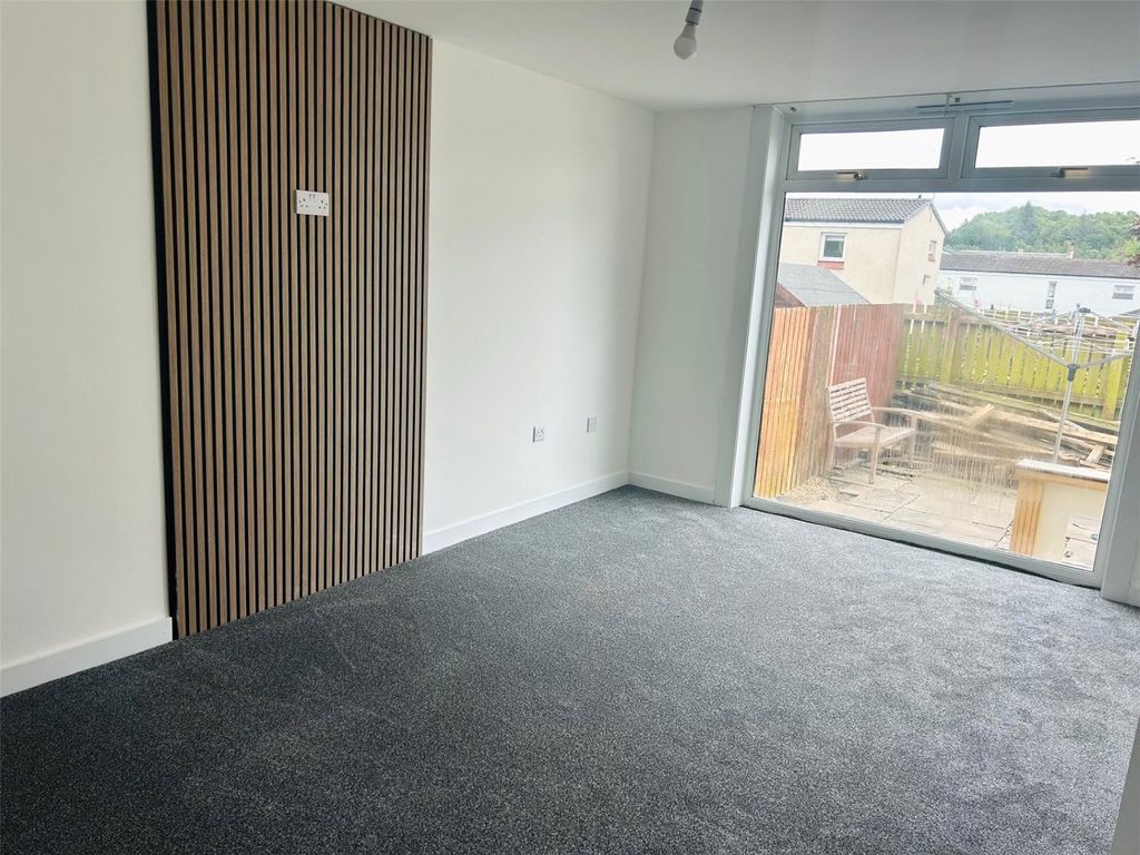 Property photo 3 of 10 Lounge