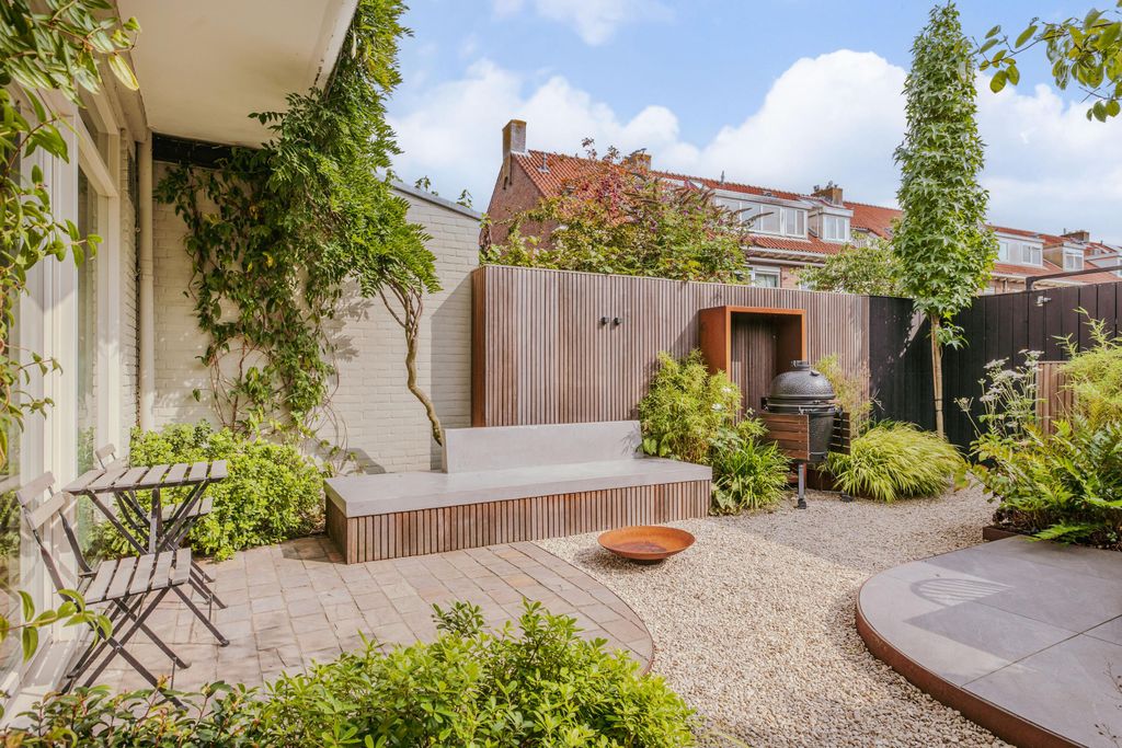 Property photo 2 of 49