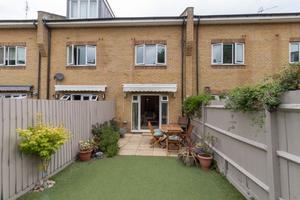 Property photo 2 of 15