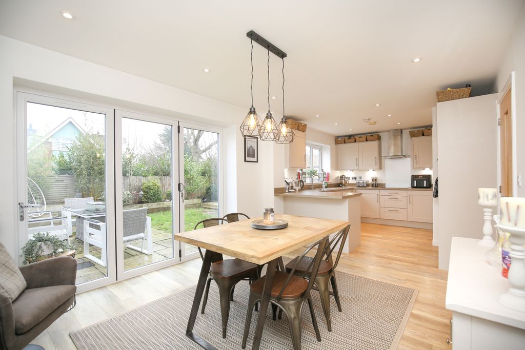 Property photo 3 of 29 Mw-2739