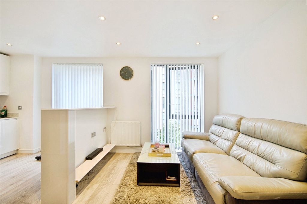 Property photo 2 of 16 Picture No. 20