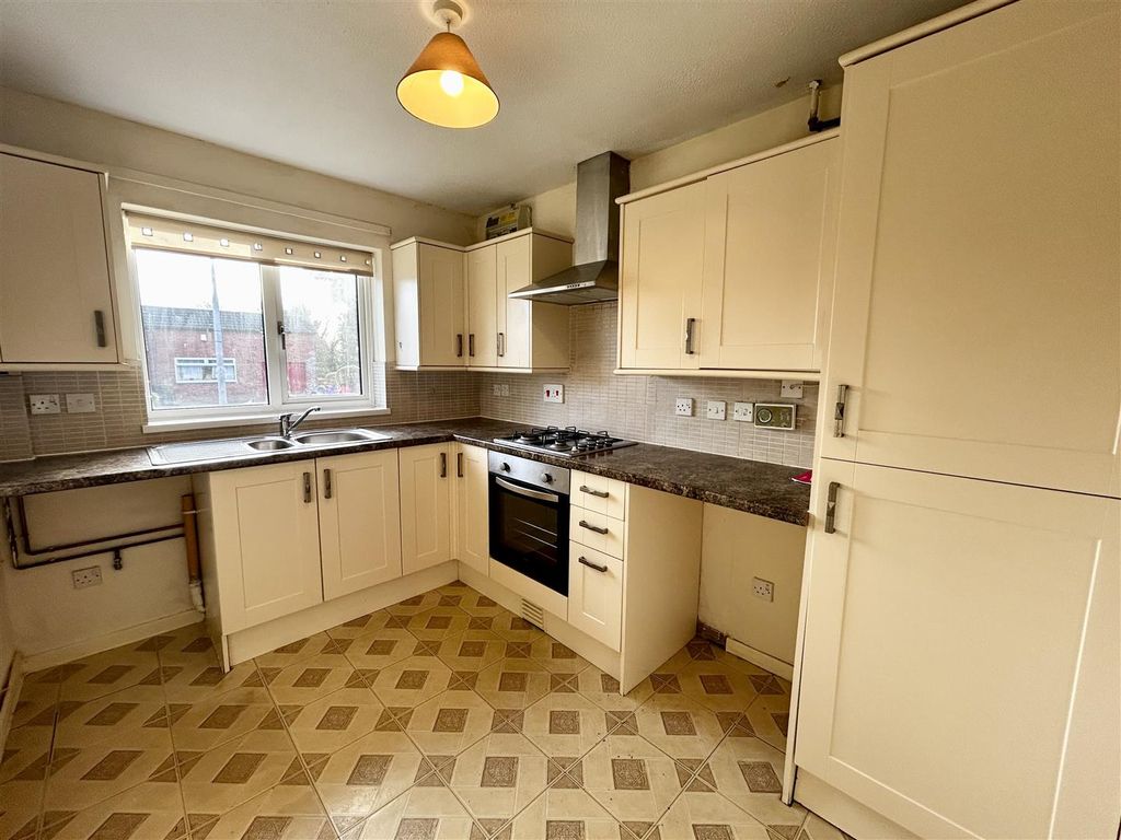 Property photo 2 of 20 Kitchen.Jpeg