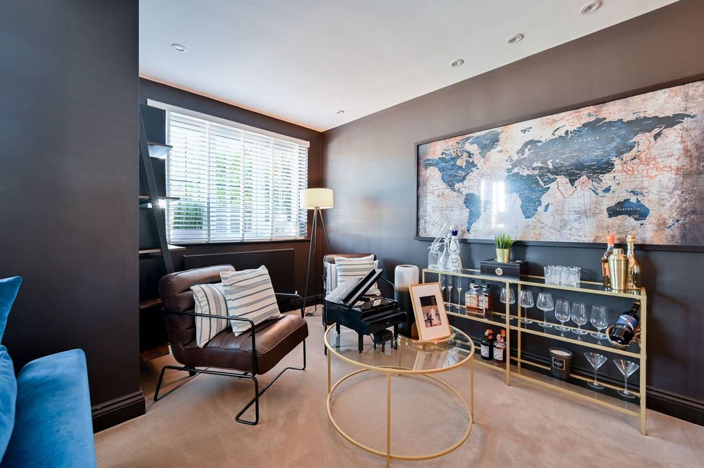 Property photo 3 of 39