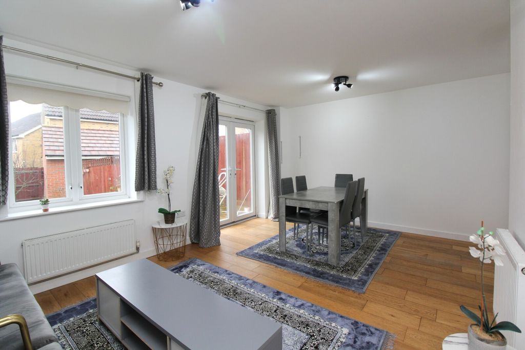 Property photo 2 of 12 Lounge View 1