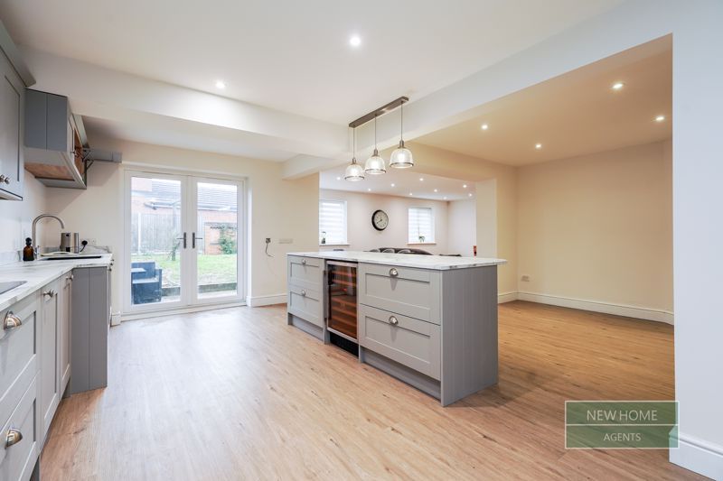 Property photo 2 of 54 Photo 30