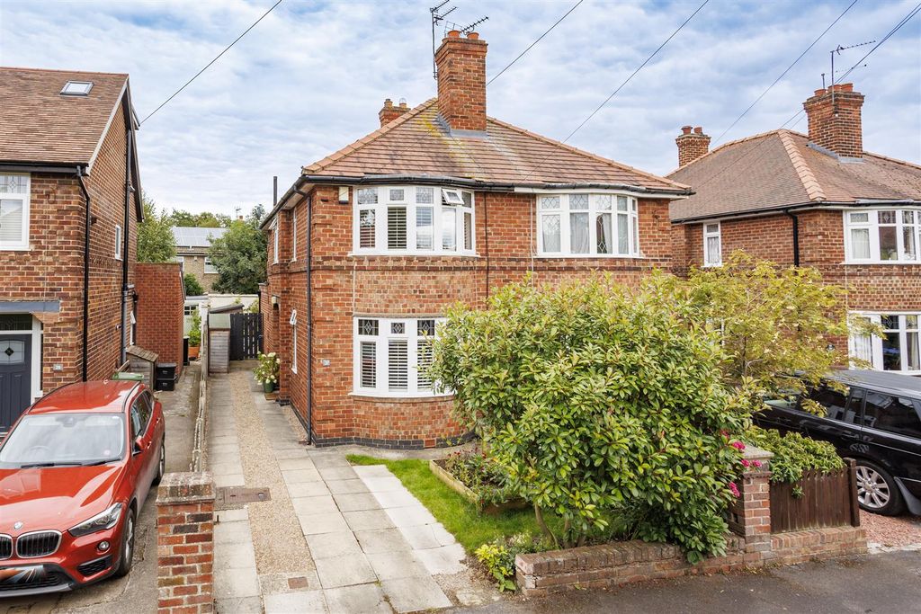 Property photo 1 of 34 31_Trentholme_Drive__7.Jpg