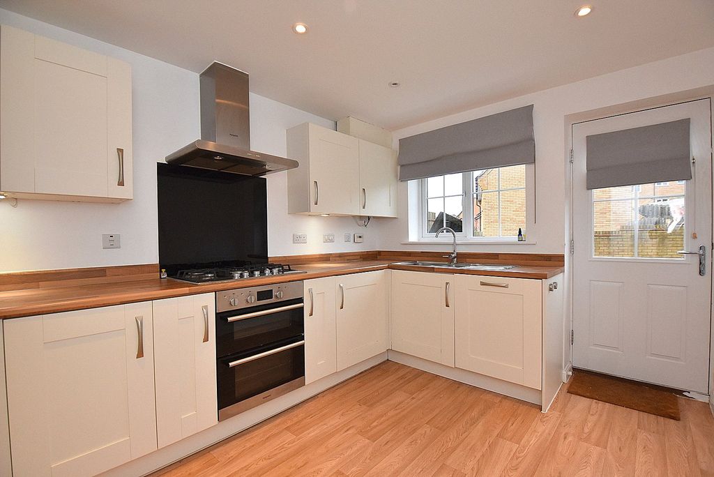 Property photo 2 of 14 Picture No. 24