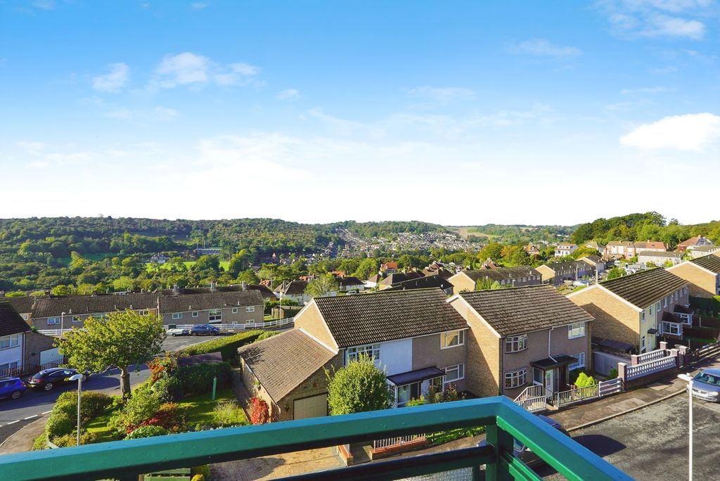 Property photo 2 of 17 Photo