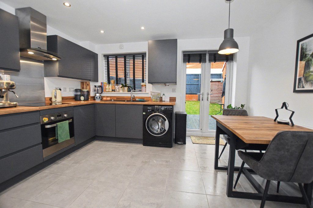 Property photo 3 of 14 Picture No. 11