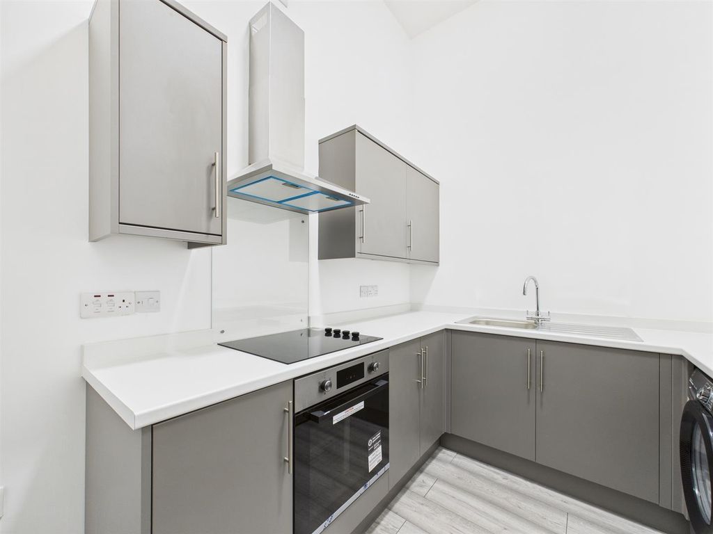 Property photo 2 of 16 Cam03604G0-Pr0177-Still018.Jpg