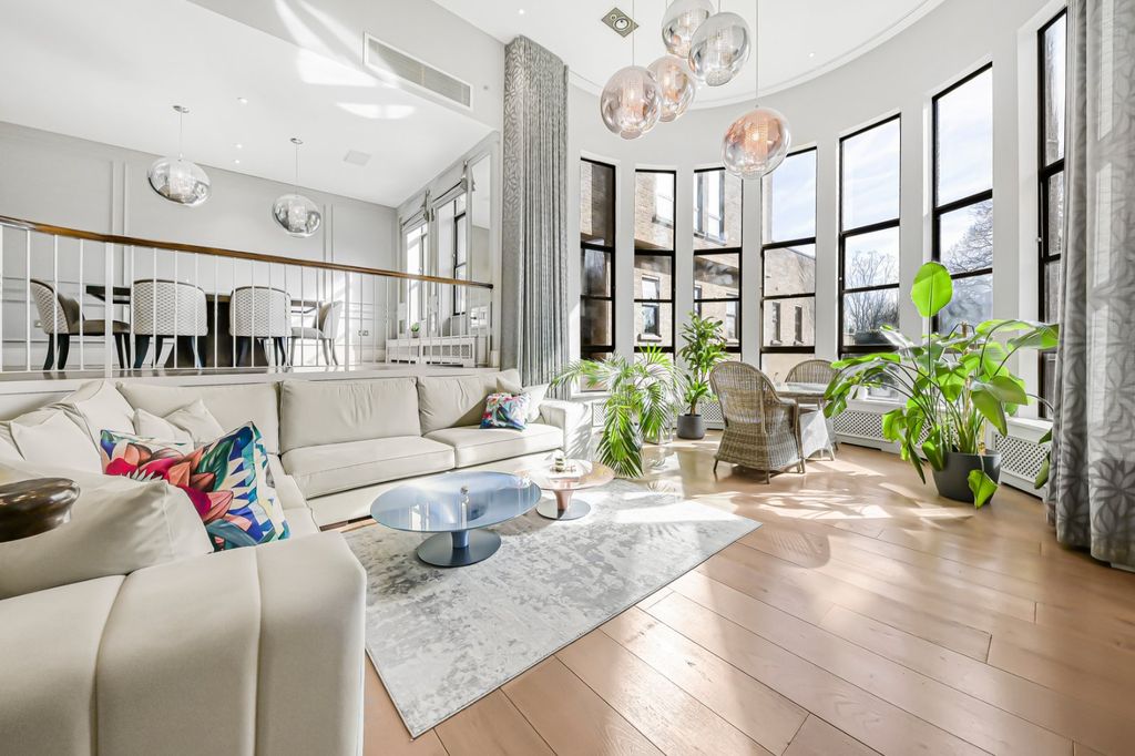 Property photo 2 of 29