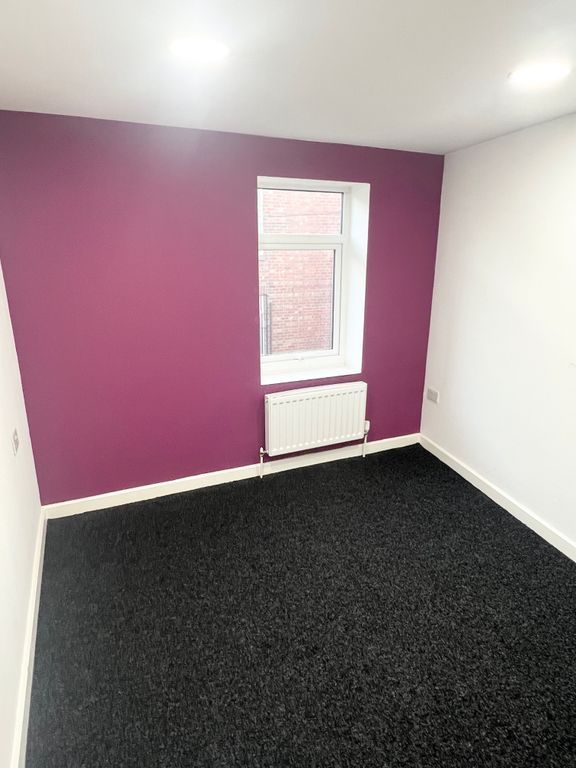 Property photo 2 of 9 009