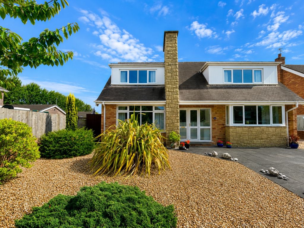 Property photo 1 of 17 5209060