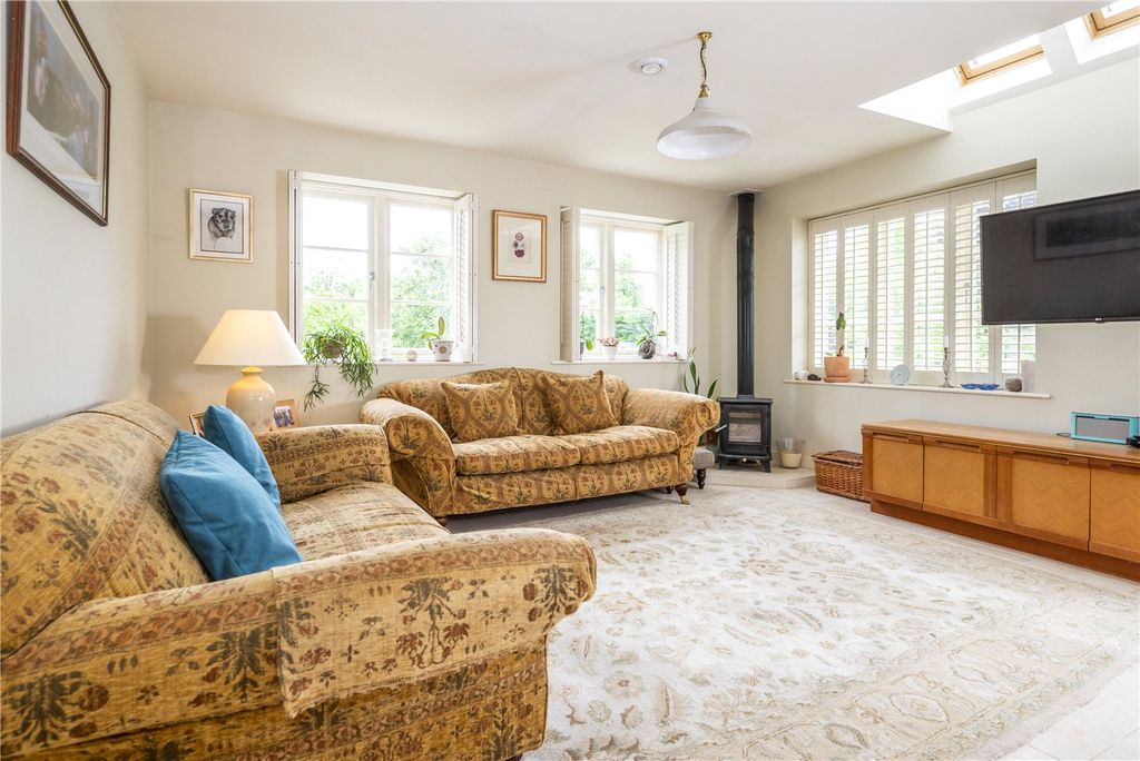 Property photo 3 of 16 Family Area