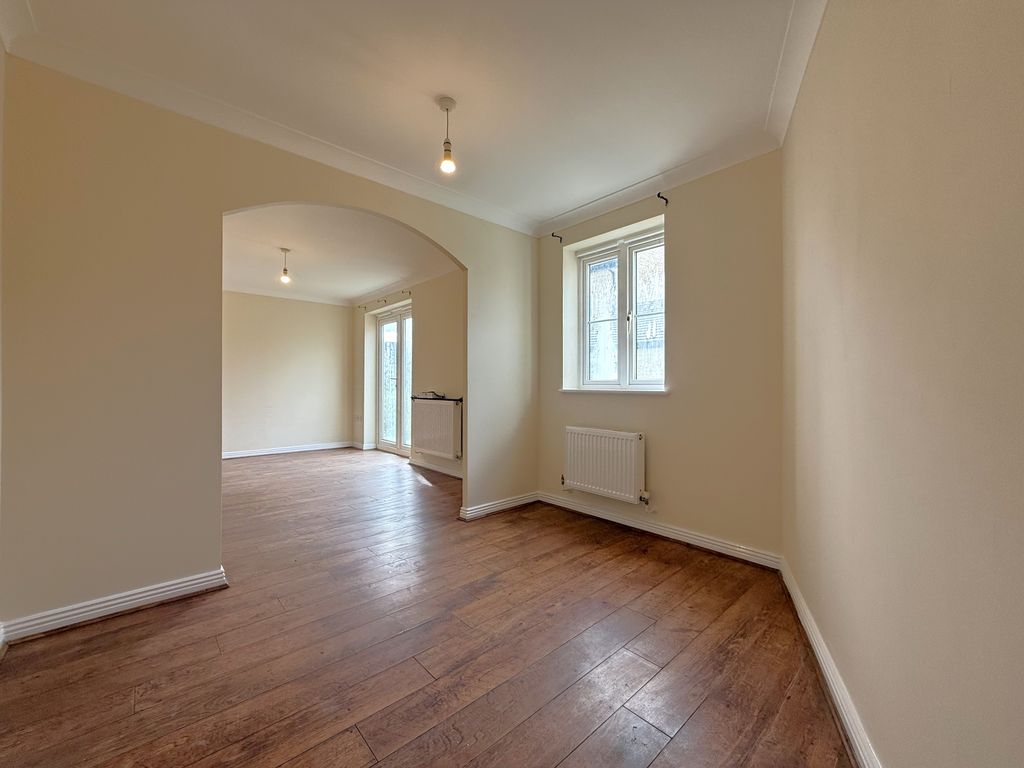 Property photo 3 of 10 Image