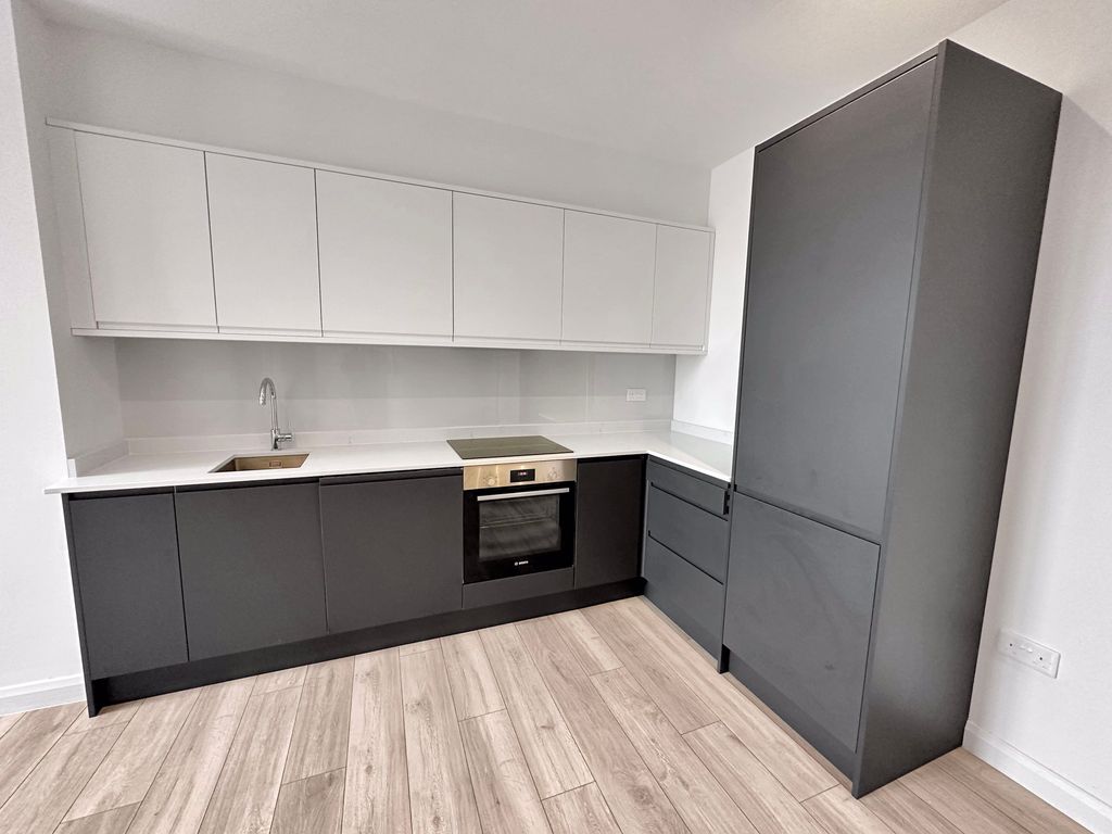 Property photo 3 of 8 Photo 7