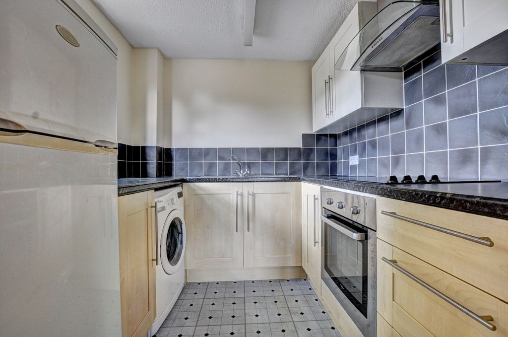 Property photo 2 of 6 3538-Hr-2